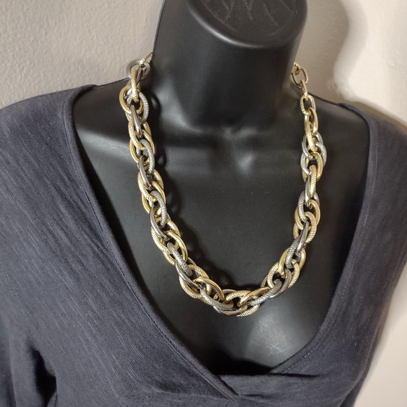 Two Tone Lightweight Large Chain Link Necklace 22.5 Inches Long - Picture 1 of 12